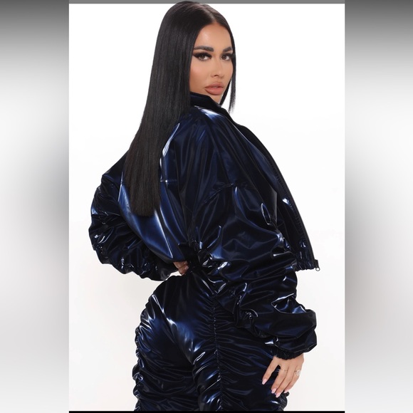 Navy Ruched Jogger Set 🌟 - Picture 4 of 6